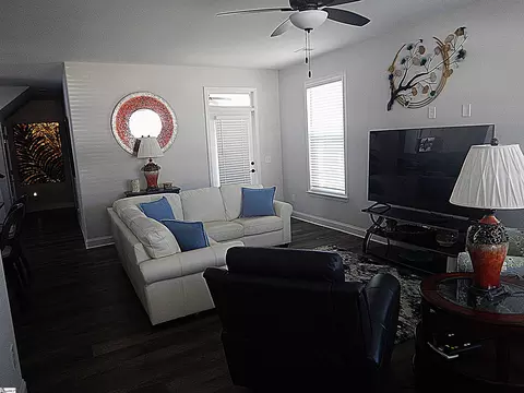 Living - 313 Daystrom Dr, Greer, SC 29651 photo 2 of 2