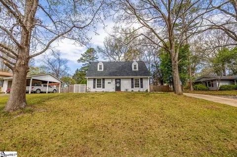 135 Ashdown Dr, Simpsonville, SC 29680