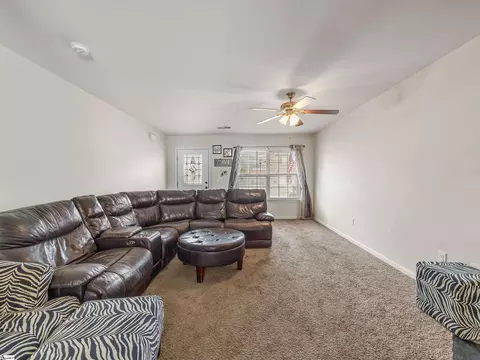 Living - 415 Victory Ln, Moore, SC 29369 photo 3 of 4