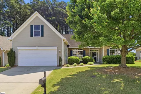 10 Hanging Moss Ln, Greenville, SC 29615
