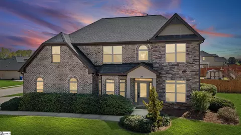214 E Longfield Ln, Woodruff, SC 29388