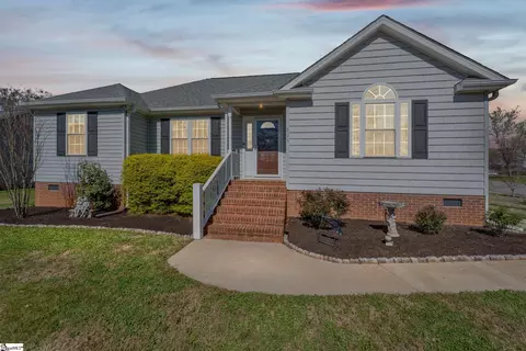 504 Belcher Home Pl, Boiling Springs, SC 29316