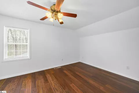 Bedroom - 174 Turpin Dr, Easley, SC 29640 photo 4 of 7