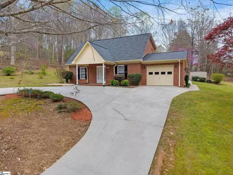 Exterior - 174 Turpin Dr, Easley, SC 29640 photo 3 of 10