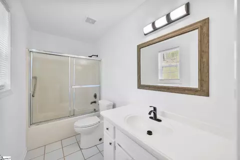 Bath - 174 Turpin Dr, Easley, SC 29640 photo 1 of 3