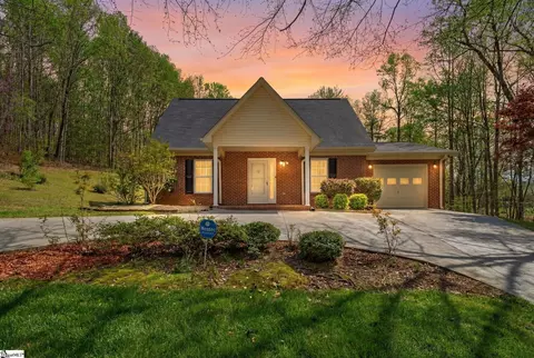 174 Turpin Dr, Easley, SC 29640