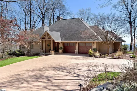 5 Falcons Ledge Dr, Landrum, SC 29356