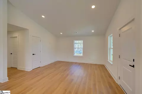 Living - 104 Albert St, Greer, SC 29651 photo 4 of 6