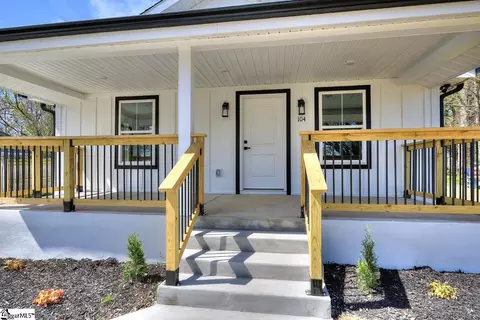 Exterior - 104 Albert St, Greer, SC 29651 photo 3 of 10