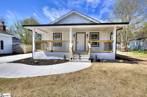 Exterior - 104 Albert St, Greer, SC 29651 photo 2 of 10