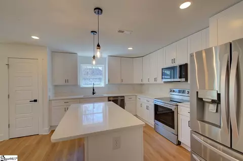 Kitchen - 104 Albert St, Greer, SC 29651 photo 1 of 3