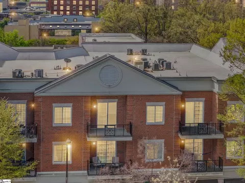 10 E Washington St # 3G, Greenville, SC 29601