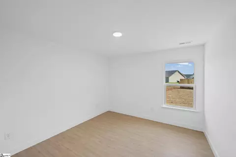 Bedroom - 131 Old Settle Rd, Inman, SC 29349 photo 3 of 4