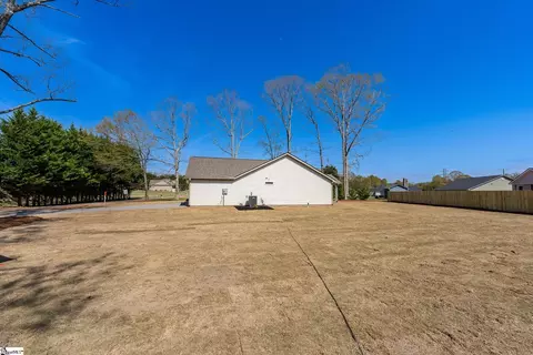 Exterior - 131 Old Settle Rd, Inman, SC 29349 photo 4 of 4