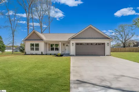 Exterior - 131 Old Settle Rd, Inman, SC 29349 photo 2 of 4
