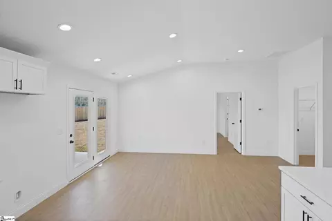 Living - 131 Old Settle Rd, Inman, SC 29349 photo 3 of 3