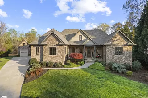 6 Saranac Ln, Simpsonville, SC 29681