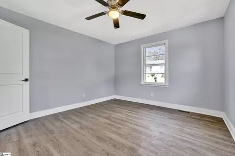 Bedroom - 101 Mark St, Easley, SC 29640 photo 5 of 9