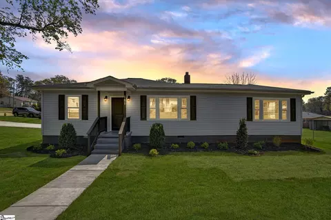 101 Mark St, Easley, SC 29640