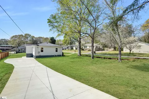Exterior - 101 Mark St, Easley, SC 29640 photo 8 of 9