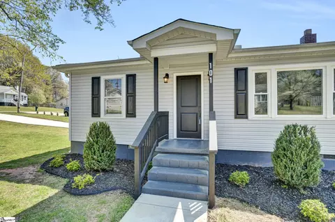 Exterior - 101 Mark St, Easley, SC 29640 photo 4 of 9