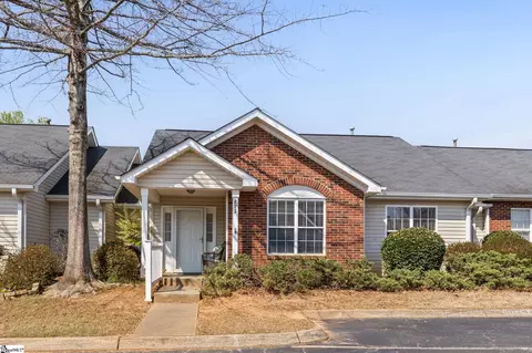 223 Woodruff Park Ln, Simpsonville, SC 29681