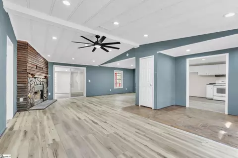 Living - 105 Dyar Dr, Anderson, SC 29621 photo 1 of 8