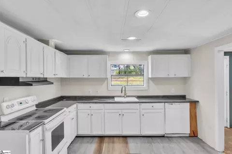 Kitchen - 105 Dyar Dr, Anderson, SC 29621 photo 1 of 1