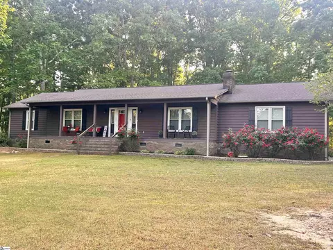 173 Bolt Rd, Gray Court, SC 29645