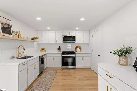 Kitchen - 5202 Highway 86, Easley, SC 29642 photo 1 of 2