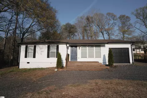 344 Bobo Rd, Wellford, SC 29385