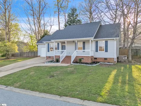 308 Oak Valley Dr, Simpsonville, SC 29681