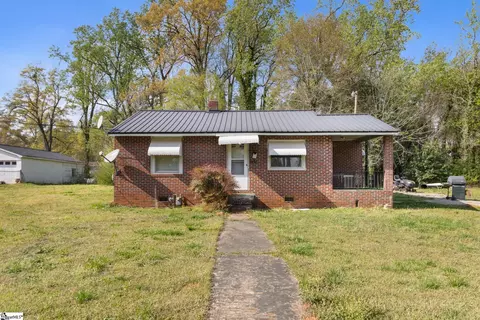 215 Truman St, Laurens, SC 29360