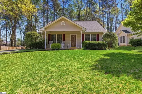 206 Haltiwanger Rd, Greenwood, SC 29649