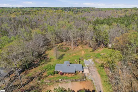 228 Washington Rd, Cowpens, SC 29330