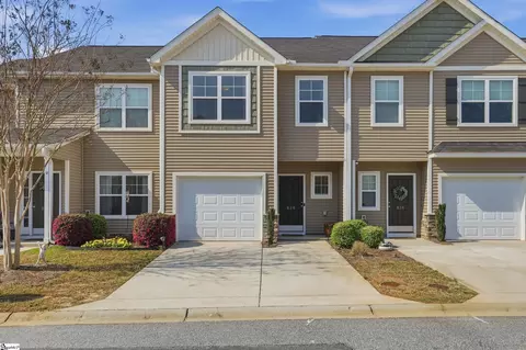 836 Stonebriar St, Simpsonville, SC 29681