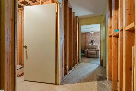 Entry Way - 537 Bailey Rd, Buffalo, SC 29321 photo 5 of 6