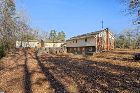 Exterior - 537 Bailey Rd, Buffalo, SC 29321 photo 4 of 8