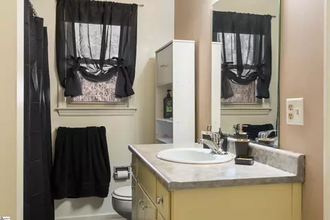 Bath - 537 Bailey Rd, Buffalo, SC 29321 photo 2 of 2