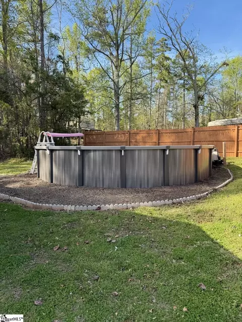 Exterior - 537 Bailey Rd, Buffalo, SC 29321 photo 6 of 8