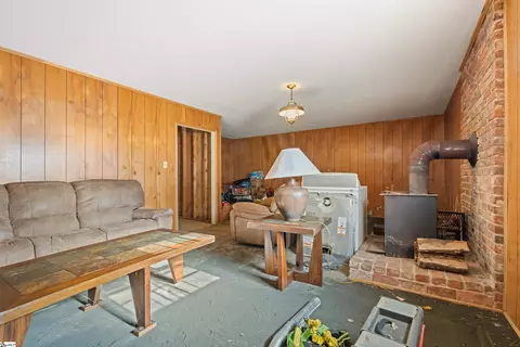 Living - 537 Bailey Rd, Buffalo, SC 29321 photo 3 of 3