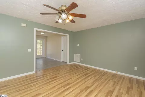 Living - 107 Brookside Cir, Honea Path, SC 29654 photo 4 of 4