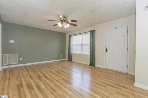 Living - 107 Brookside Cir, Honea Path, SC 29654 photo 2 of 4