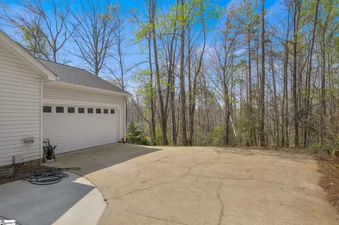 Exterior - 101 Divine Dr, Easley, SC 29640 photo 4 of 4