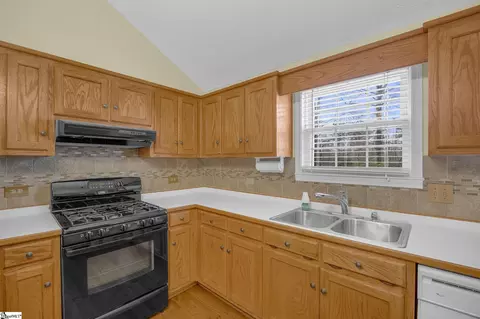 Kitchen - 101 Divine Dr, Easley, SC 29640 photo 3 of 4