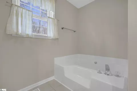 Bath - 101 Divine Dr, Easley, SC 29640 photo 2 of 4