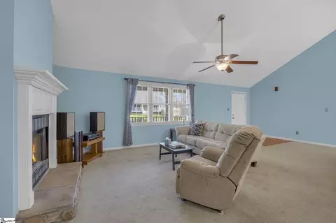 Living - 101 Divine Dr, Easley, SC 29640 photo 2 of 3