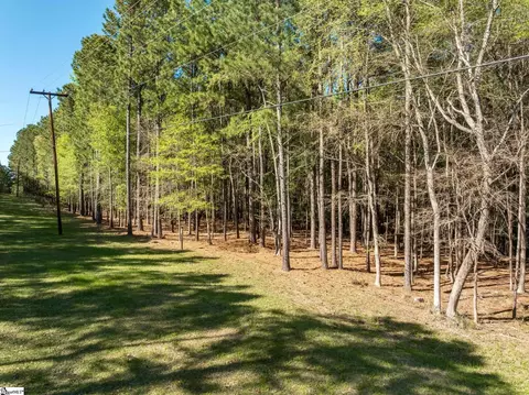 201 Peninsula Dr, Prosperity, SC 29070