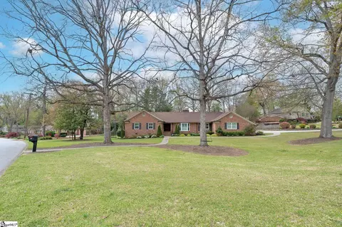 102 Bridgewater Dr, Greenville, SC 29615
