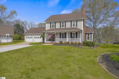 Exterior - 105 Yorktown Ct, Easley, SC 29642 photo 2 of 9